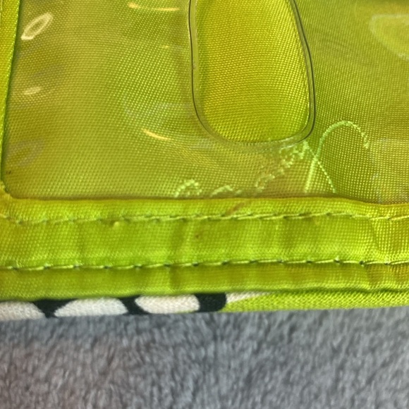💚💛VERA BRADLEY💚💛Lime’s Up Turn Lock Wallet in Cotton/EUC - Picture 5 of 7